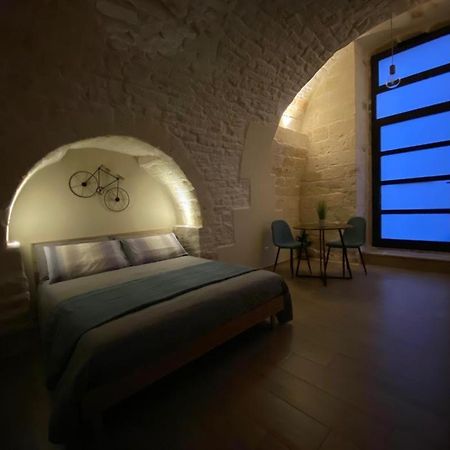 Regina Bona Rooms Modugno Bagian luar foto