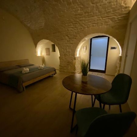 Regina Bona Rooms Modugno Bagian luar foto