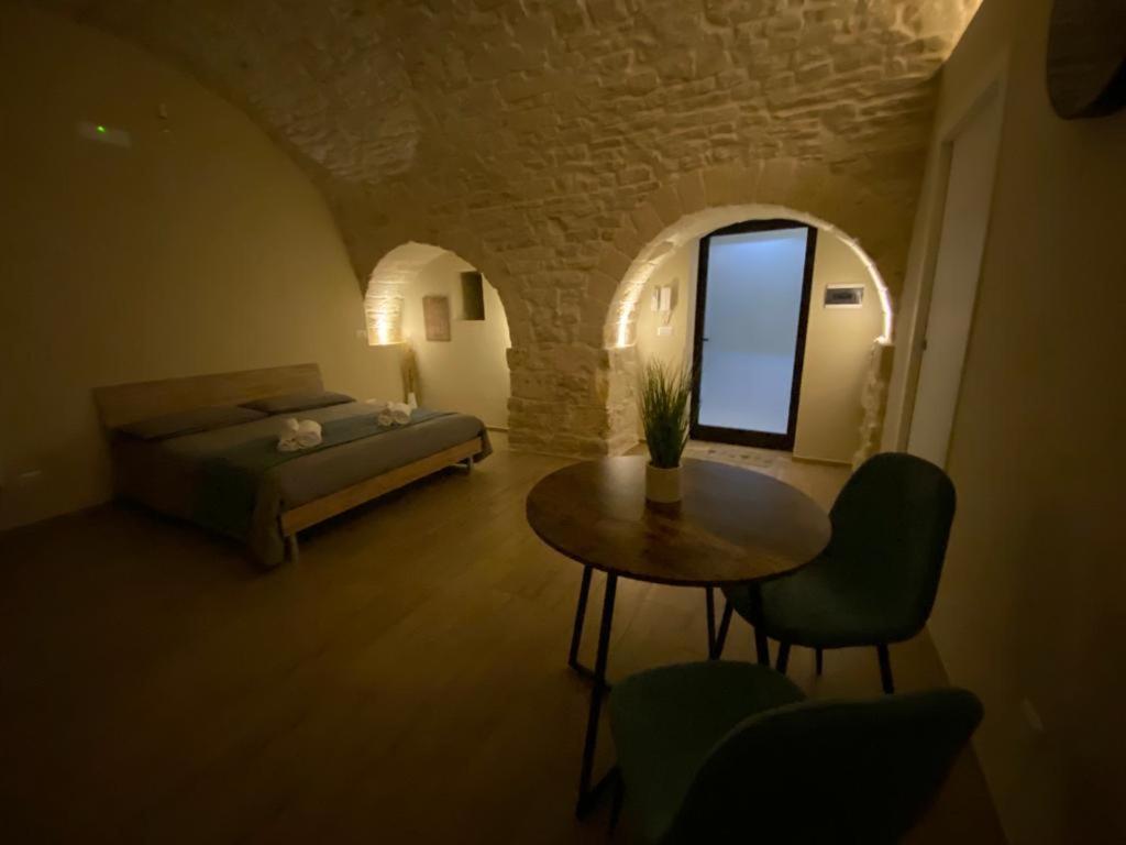 Regina Bona Rooms Modugno Bagian luar foto